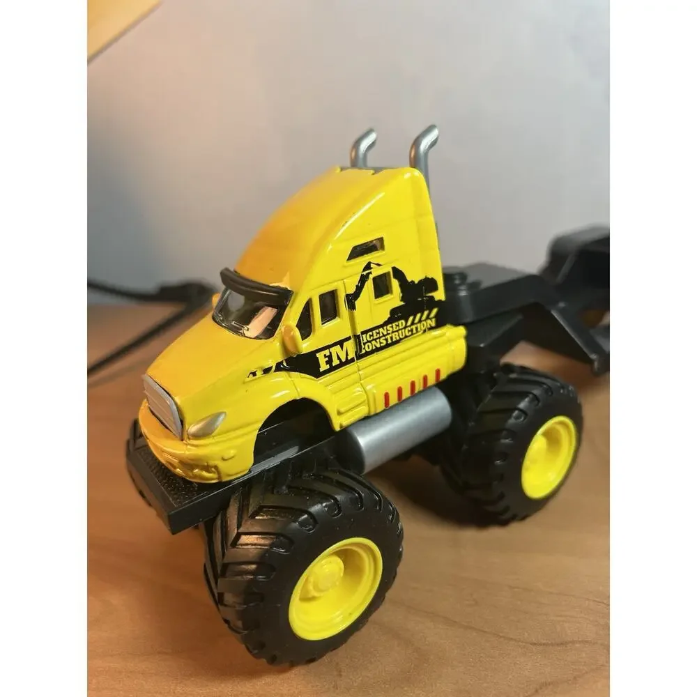 Maisto Fresh Metal Builder Zone Quarry Trailer Construction Diecast 11”